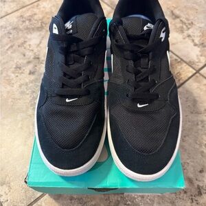 NIB Nike Men's SB Alleyoop Classic Suede Mesh Shoes Black White Black Size 10.5